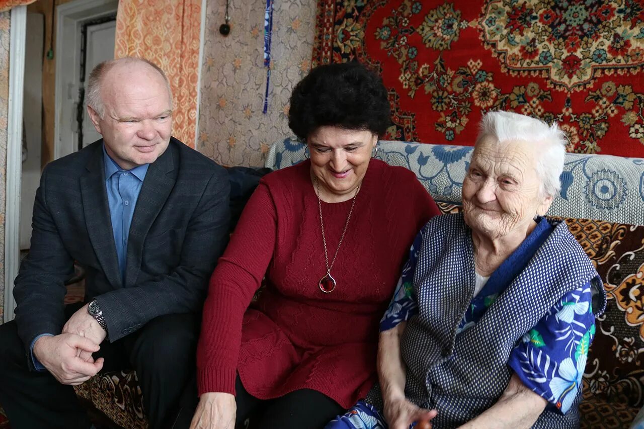 Сколько живут после 90 лет. Питание долгожителей мира. Долгожитель нану шаова. Средняя продолжительность жизни в россии. Средняя продолжительность жизни в 2030.