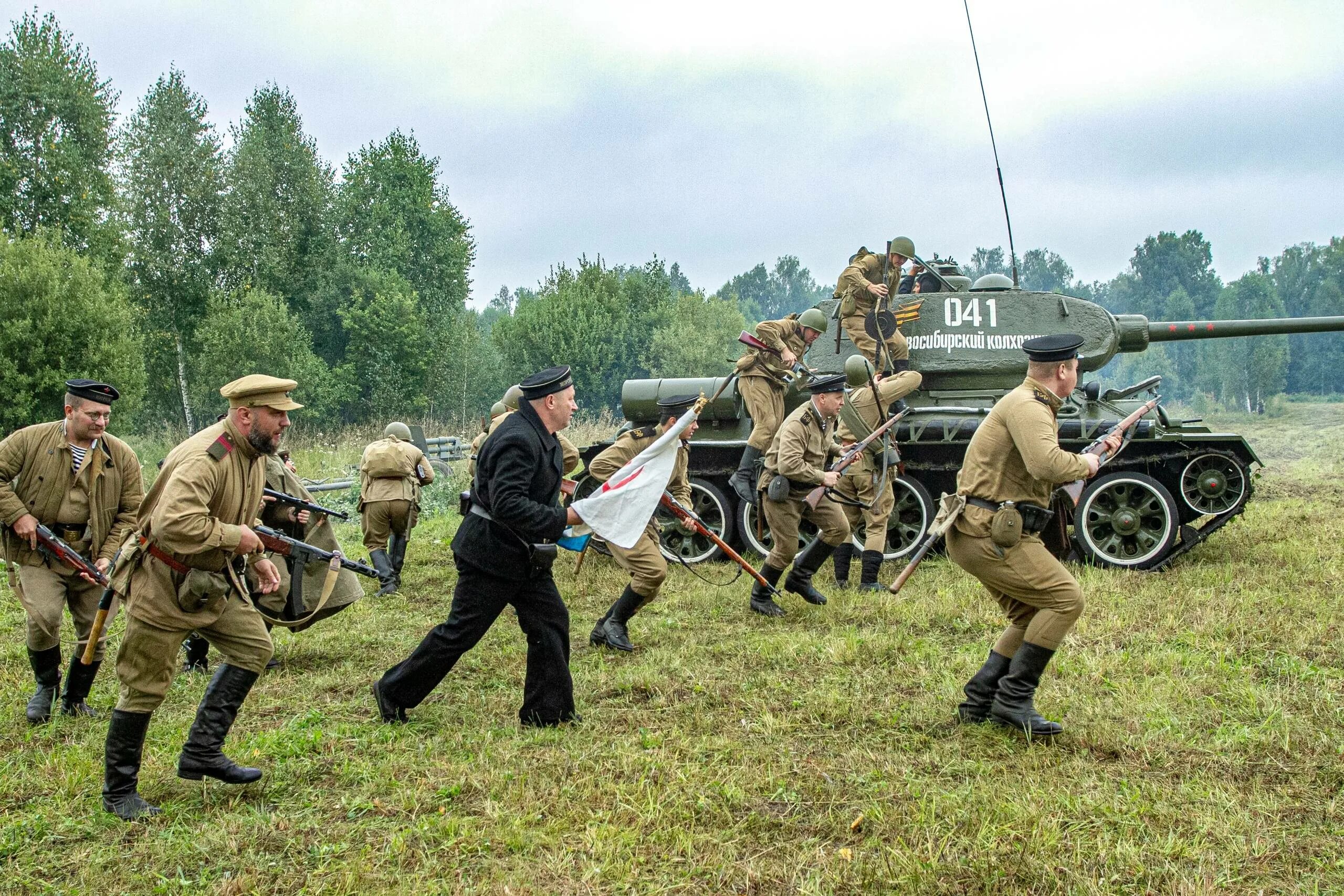 Военно историческое фото. Фестиваль Сибирский огонь в Новосибирске. Сибирский огонь 2021. Фестиваль исторической реконструкции Сибирский огонь. Большой оёш Колыванского района Сибирский огонь.