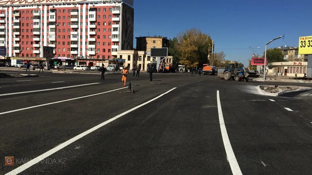 Астана дорога. Гоголевская дорога. Караганда перекрёсток абдирова мозайка. Автобус 7. Караганда улицы.