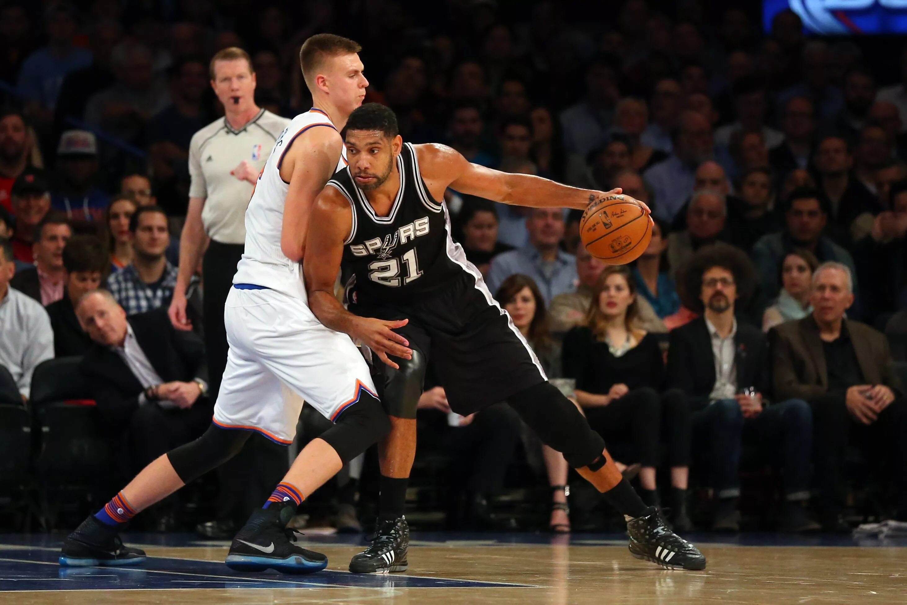 тим данкан удивление. Tim duncan champion. тим данкан американский актёр. тим данкан. тим данкан голубой.