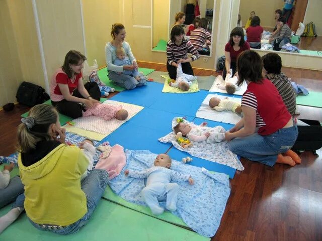 Школа молодой матери. Школа материнства. Курсы для будущих родителей. Занятия в школе матерей. Занятия для мам в школе.