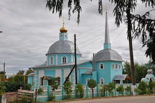 Мари турек. Мари Турек Церковь Петра и Павла. Храм в Марий Эл поселок Мари Турек. Церковь Царственных страстотерпцев Мари Турек. Храм Николая Чудотворца Мари Турек.