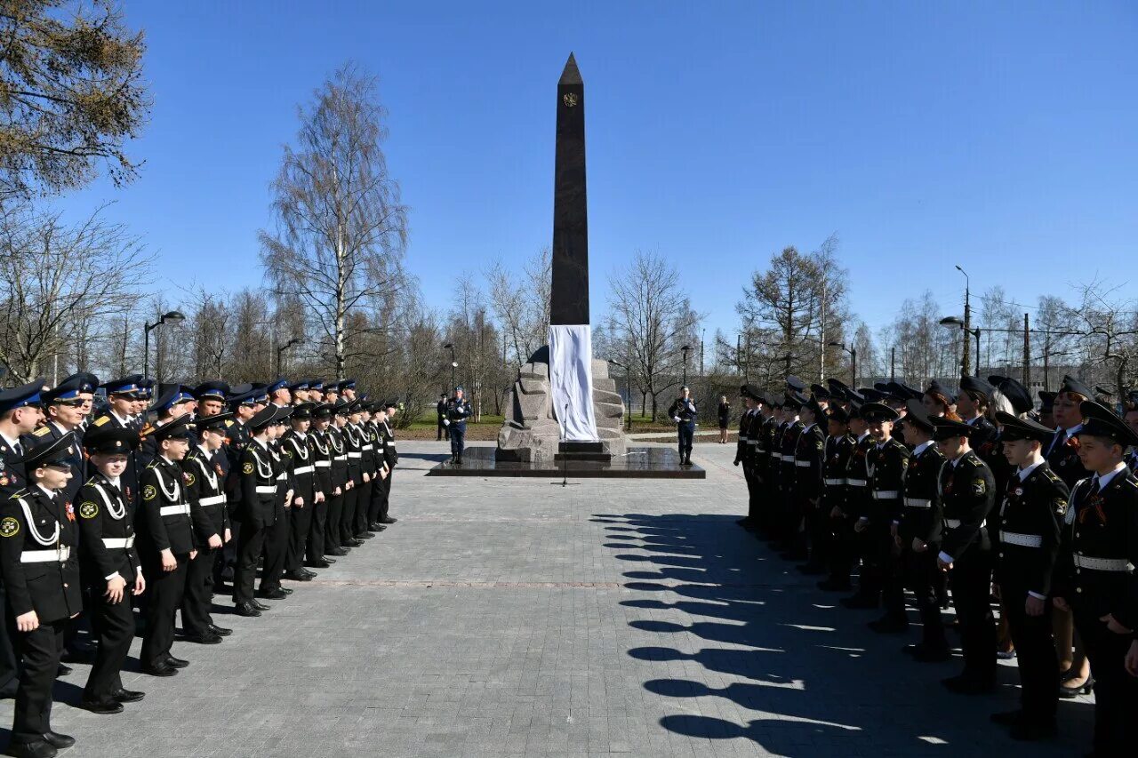 5 мая главное. Петрозаводский мемориал пограничникам Карелии. Памятник пограничникам в Петрозаводске. Бульвар Победы Петрозаводск. Петрозаводск Обелиск органов безопасности.