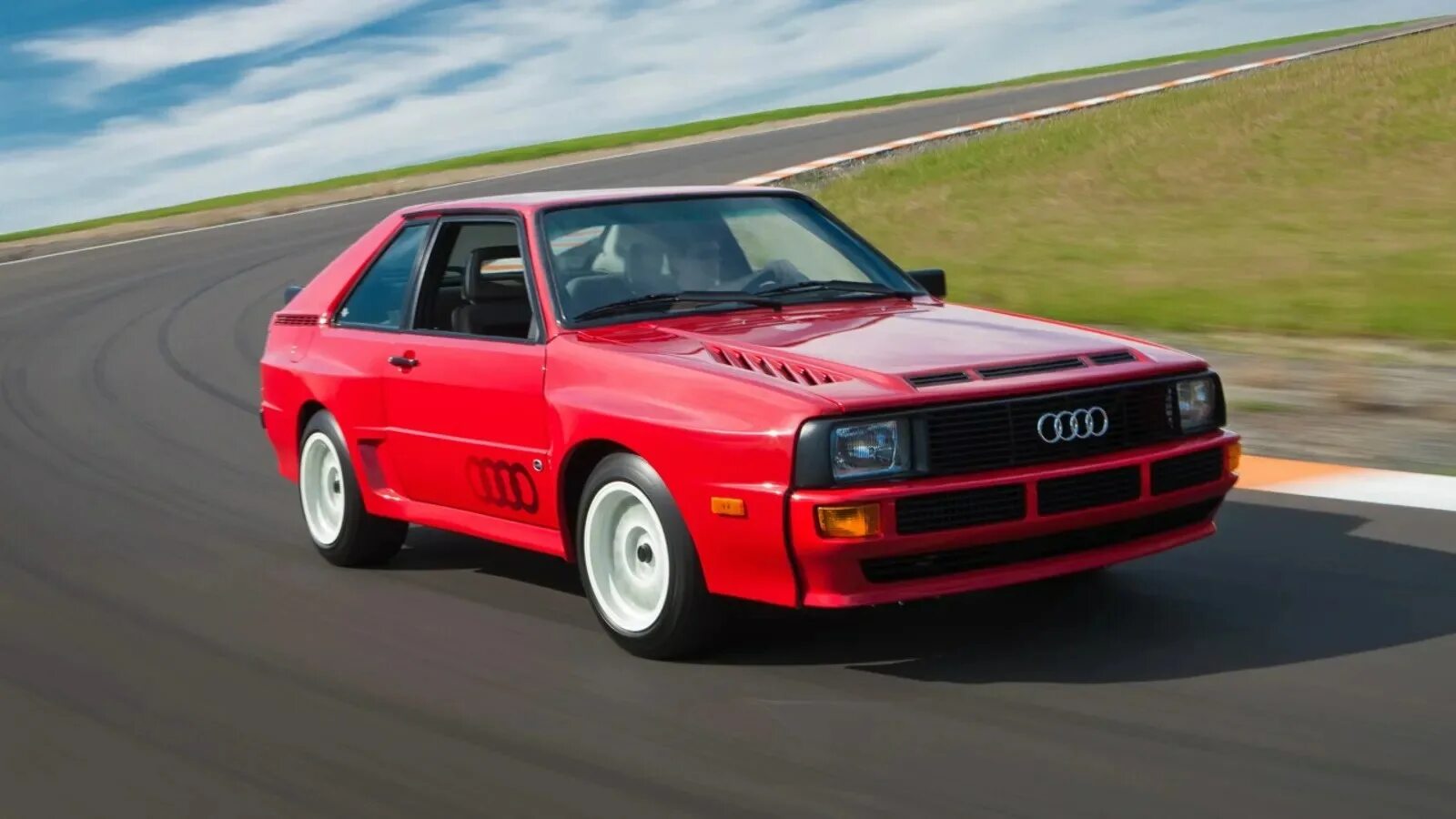 Ауди спорт кватро. Audi Sport quattro. Ауди кватро с1. Audi Sport quattro RS 002. 1984 Audi Sport quattro s1.