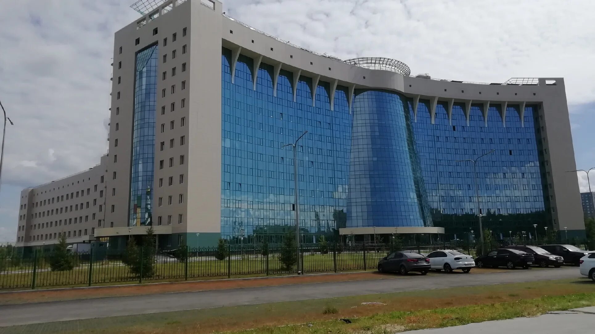 новая больница в нижневартовске. окружная больница нижневартовск стройка. взрослая окружная нижневартовск. больница долгострой нижневартовск. окружная больница нижневартовск взрослая.