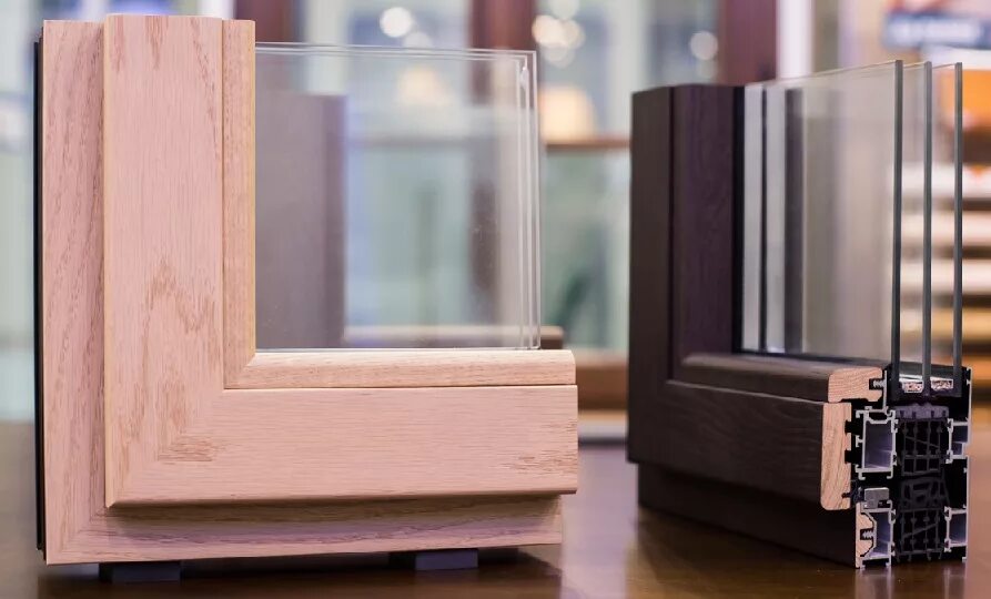 Евроокна деревянные со стеклопакетом. Деревянные окна преимущества и недостатки. Деревянные окна против пластиковых. Окна деревоалюминиевые. Двухцветные окна пластиковые.