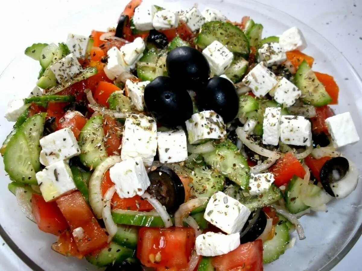 Греческий вариант. Greek salad(греческий салат). запеченные овощи с фетой. греческий салат с сыром фета. греческий сыр фета.