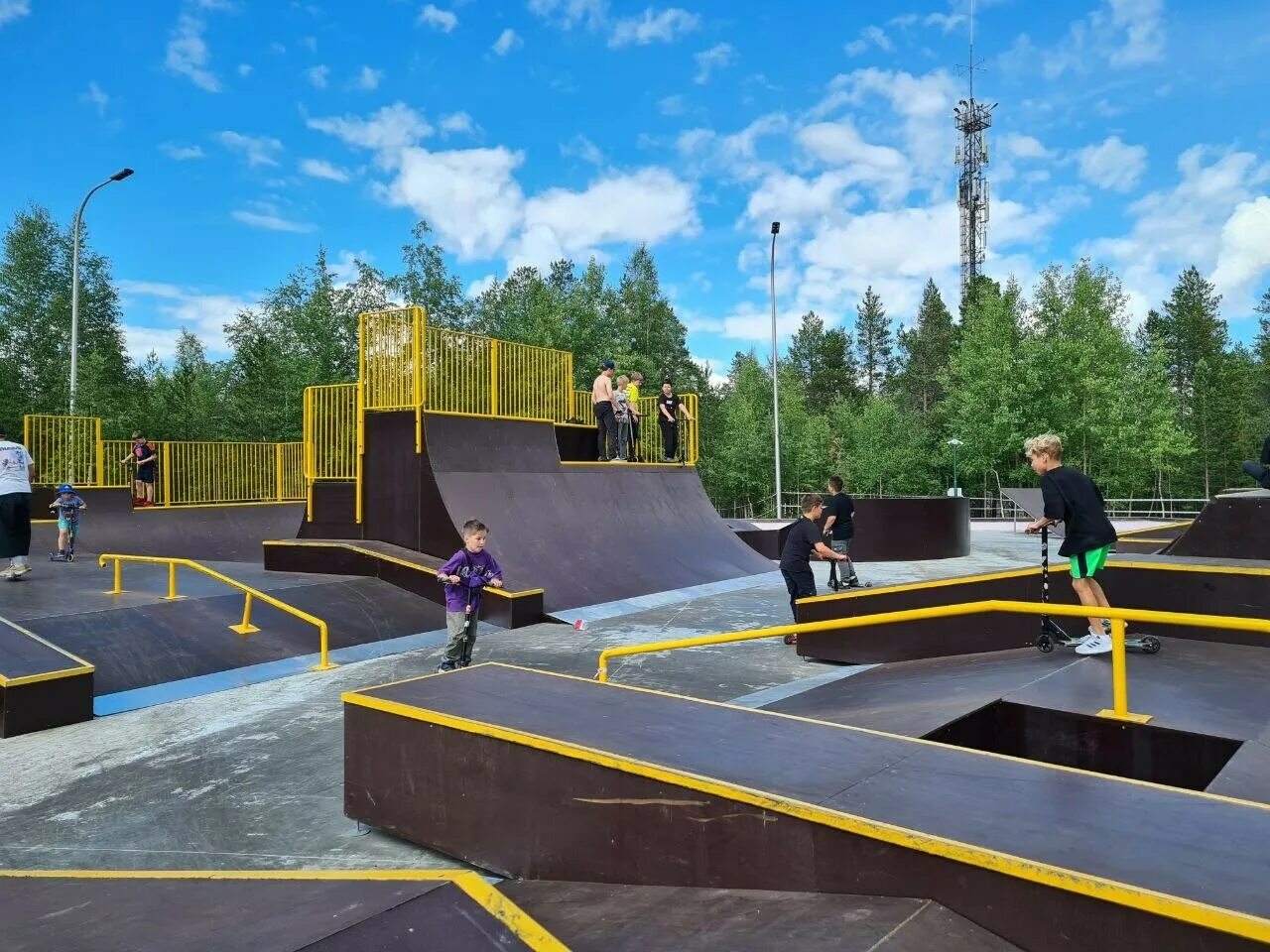 Авангард тарко-сале. Затопило пешеходный переход тарко сале. Стоматология тарко-сале. Тарко бронницы. Ямальский скейт парк.