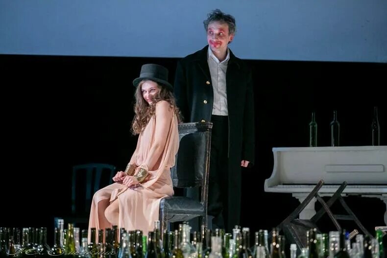 Гамлет мхт бутусов. Гамлет ленсовета бутусов. Гамлет театр ленсовета. Хабенский гамлет. Гамлет ленсовета.