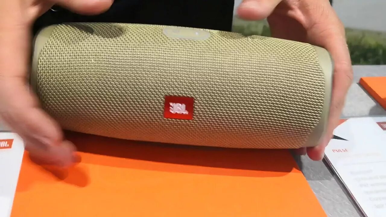 Видишь колонку jbl. JBL charge 4. JBL JARDJ 4. Колонка JBL Carch 4. Джибиэль чардж 4 плюс.