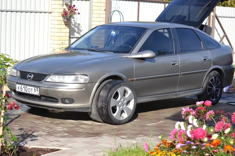 Opel Vectra i500. Opel Vectra b i500. Опель Вектра б диски r16. Opel Vectra b на 17 дисках.