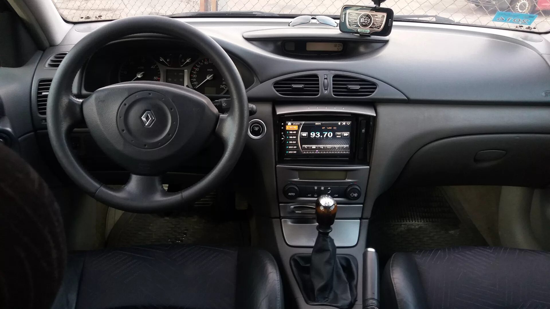 Рено лагуна 2 установка. Рено лагуна 2 1.9. renault laguna 2001 салон. рено лагуна 2 1.9 dci универсал. рено лагуна 2 2001 салон.