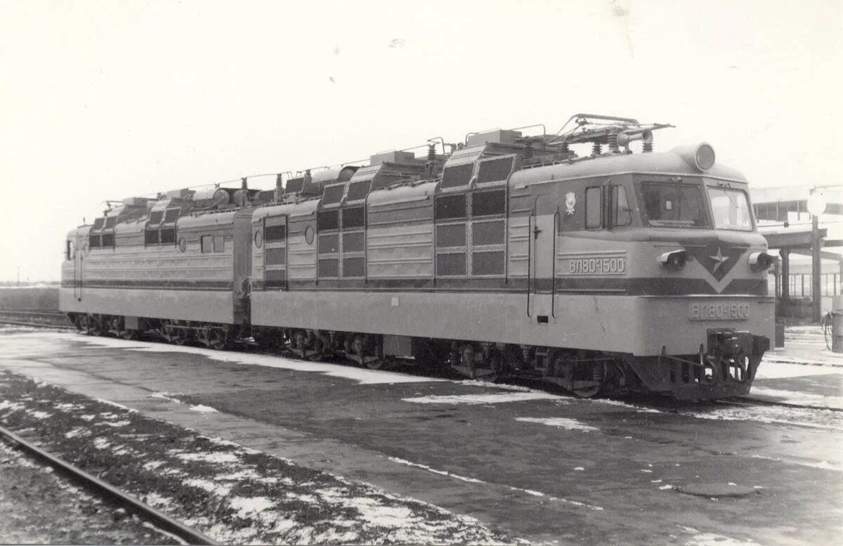 Вл80р-1500. Электровоз вл80р-1549. Вл80р-1549 белый СССР. Вл80р НЭВЗ. Электровоз вл80р