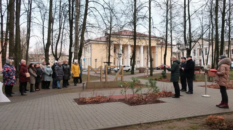 Погода мга на 3 дня. Поселок Мга Ленинградской области. Достопримечательности поселка Мга Ленинградской области. Кинотеатр Мга Ленинградская область. Поселок Мга Ленинградской области парк.