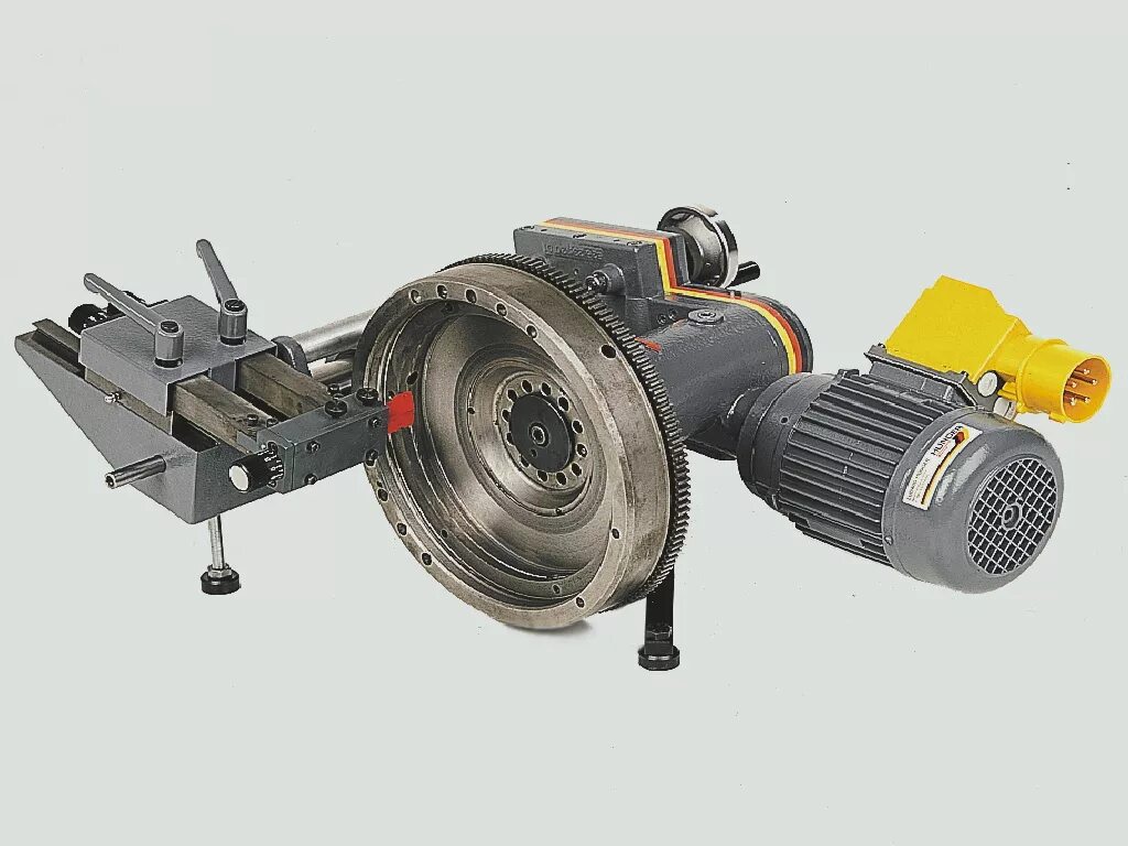 станок для проточки тормозных дисков и барабанов tr450. станок для расточки тормозных дисков тромелберг tda101. станок для проточки тормозных дисков trommelberg tda-101 со снятием диска. стационарный стенд проточки тормозных дисков impact -660. станок тормозных дисков.