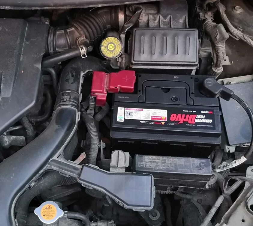 Как снять аккумулятор ниссан Замена заводского аккумулятора Nissan Almera V (G11/15), 1,6 л, 2014 года расх