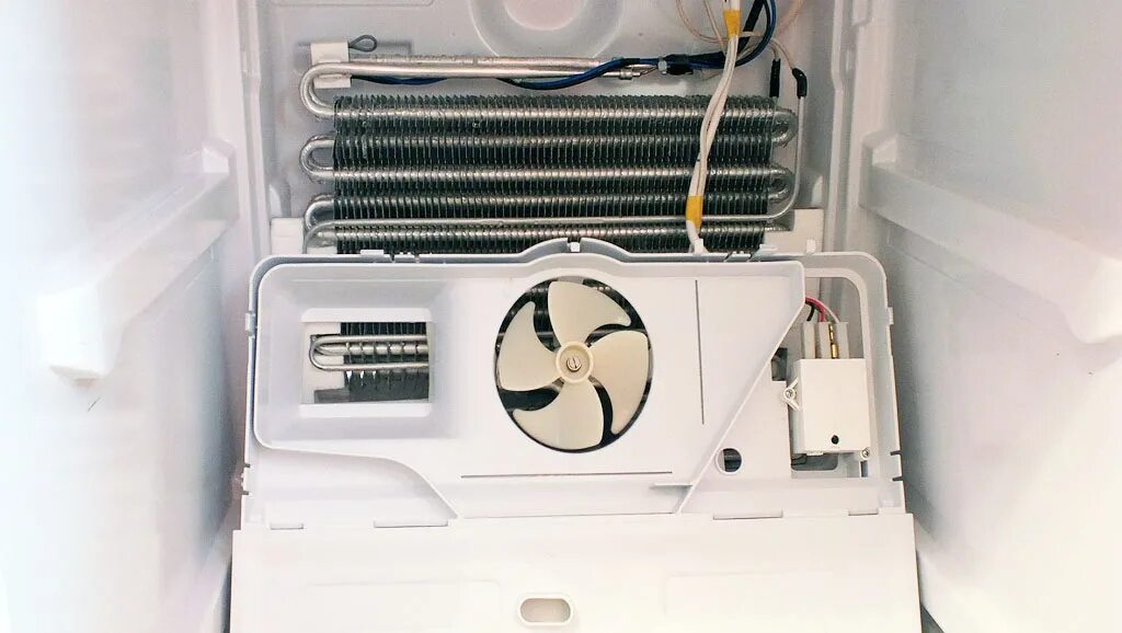 Холодильник Индезит ноу Фрост. Индезит система ноу Фрост вентилятор. Вентилятор холодильника LG no Frost.