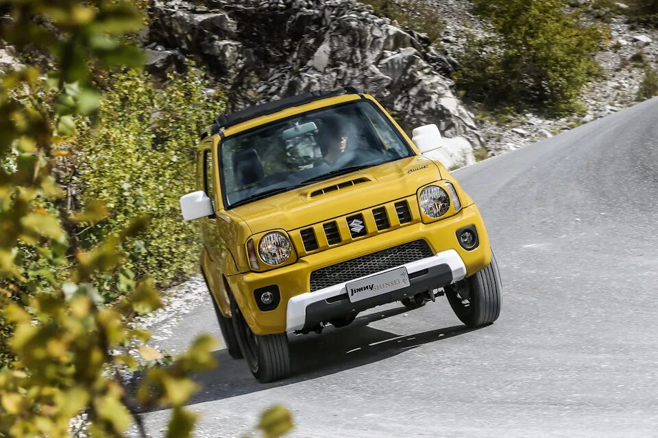 Suzuki jimny 2022. Дилер сузуки джимни. Suzuki jimny iii рестайлинг 2. Сузуки jimny 3. Сузуки jimny 2020.