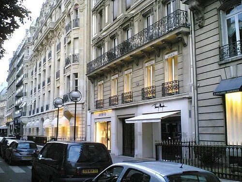 Авеню монтень. Дом диор в париже. Отель авеню монтень в париже. Avenue montaigne. Avenue montaigne.