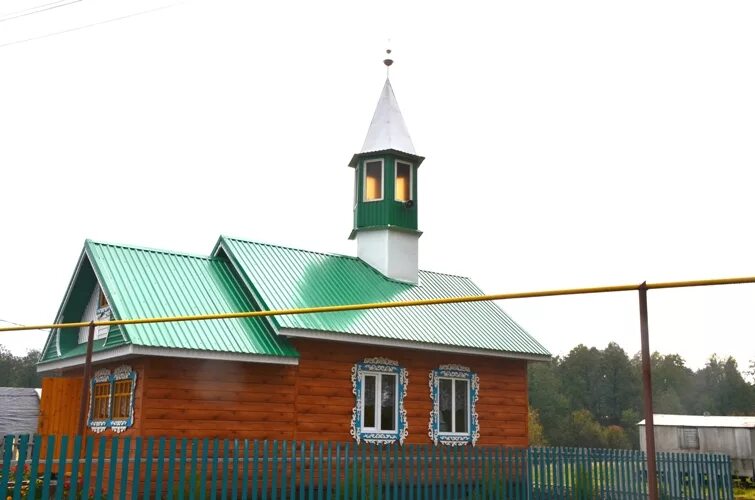 Погода салауши татарстан. Красный Бор Агрызский район Церковь мечеть. Татарская Чильча Агрызский район. Салауши Агрызский район. Салауши Татарстан мечеть.