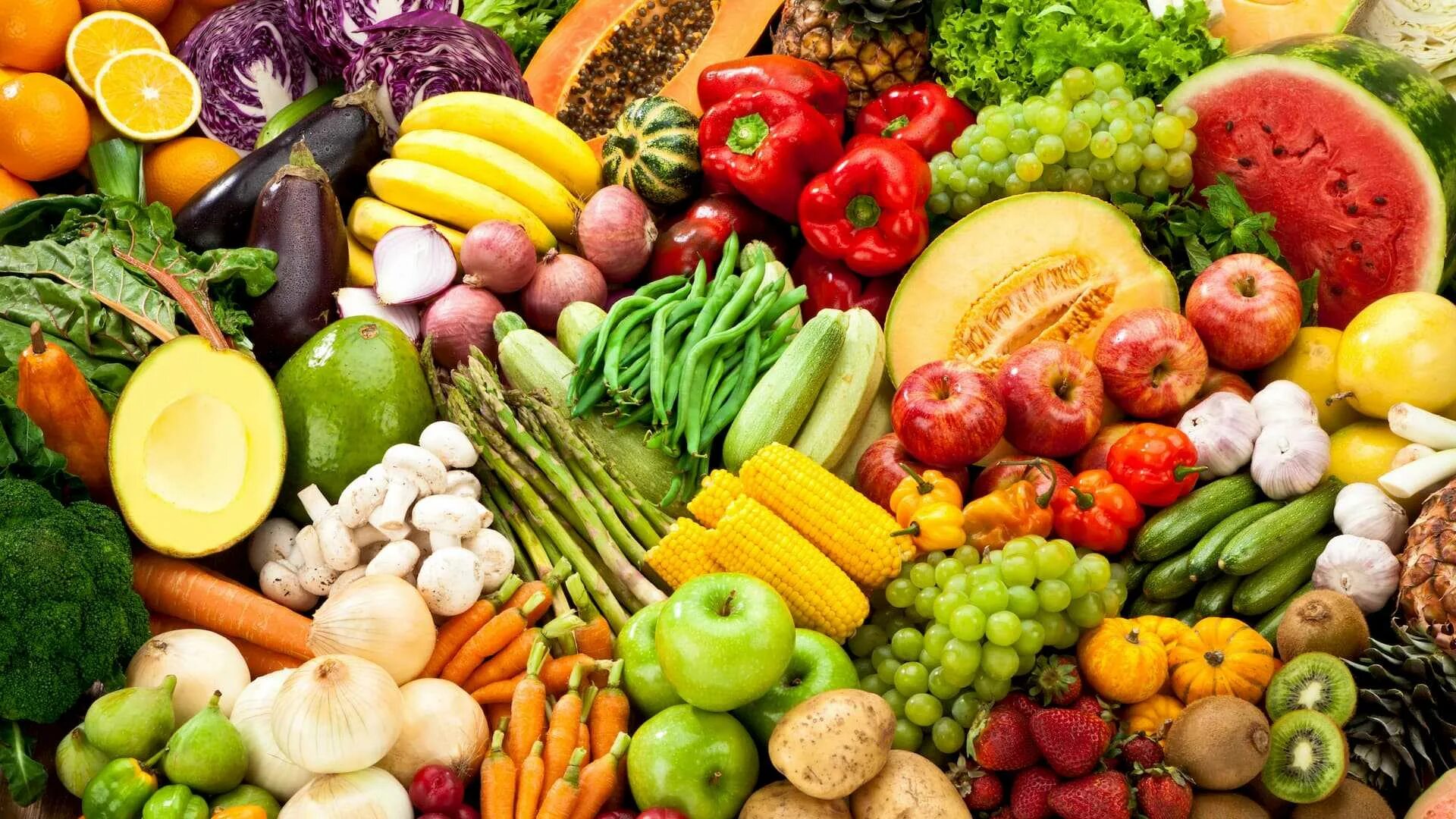 Разнообразные продукты питания. Овощи и фрукты. растительная пища. растительные продукты. продукты овощи фрукты.