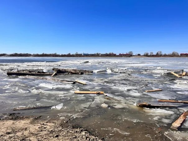 Иртыш Тобольск. Иртыш сегодня. Уровень воды в Иртыше в Тобольске. Фото дно Иртыша Тобольск.