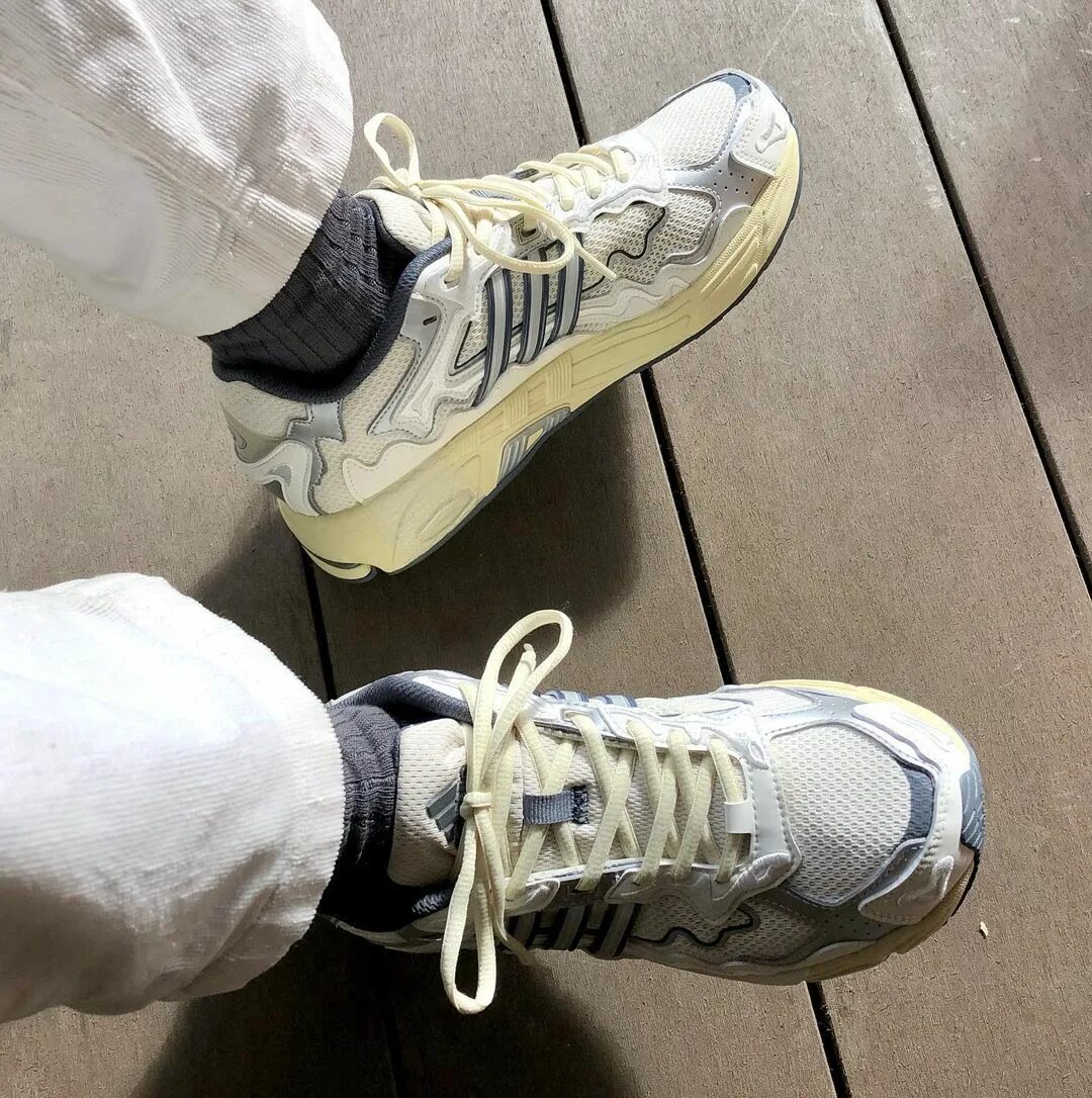 Adidas response cl x bad. Кроссовки adidas bad bunny response cl. adidas response cl x bad bunny. adidas response cl bad bunny. adidas bad bunny response.