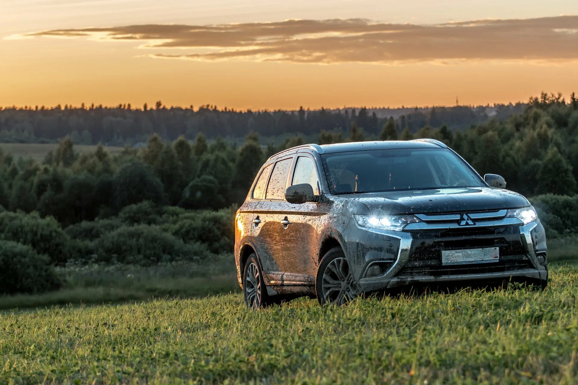 Аутлендер лучший. Mitsubishi outlander. outlander 3. митсубиси аутлендер 3. mitsubishi outlander 5.