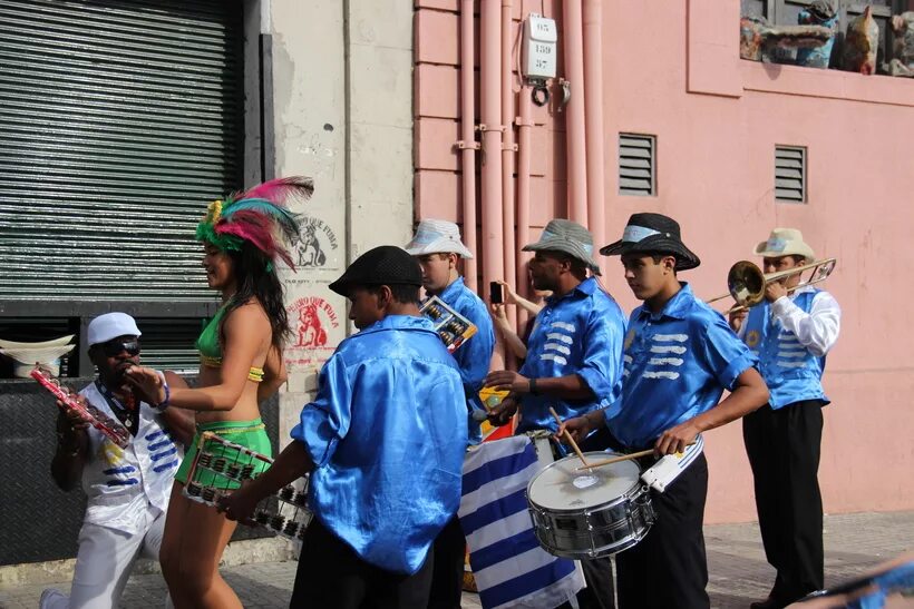 Жители уругвая. Уругвай население. Уругвай население. Полиция уругвая. Жители уругвая.