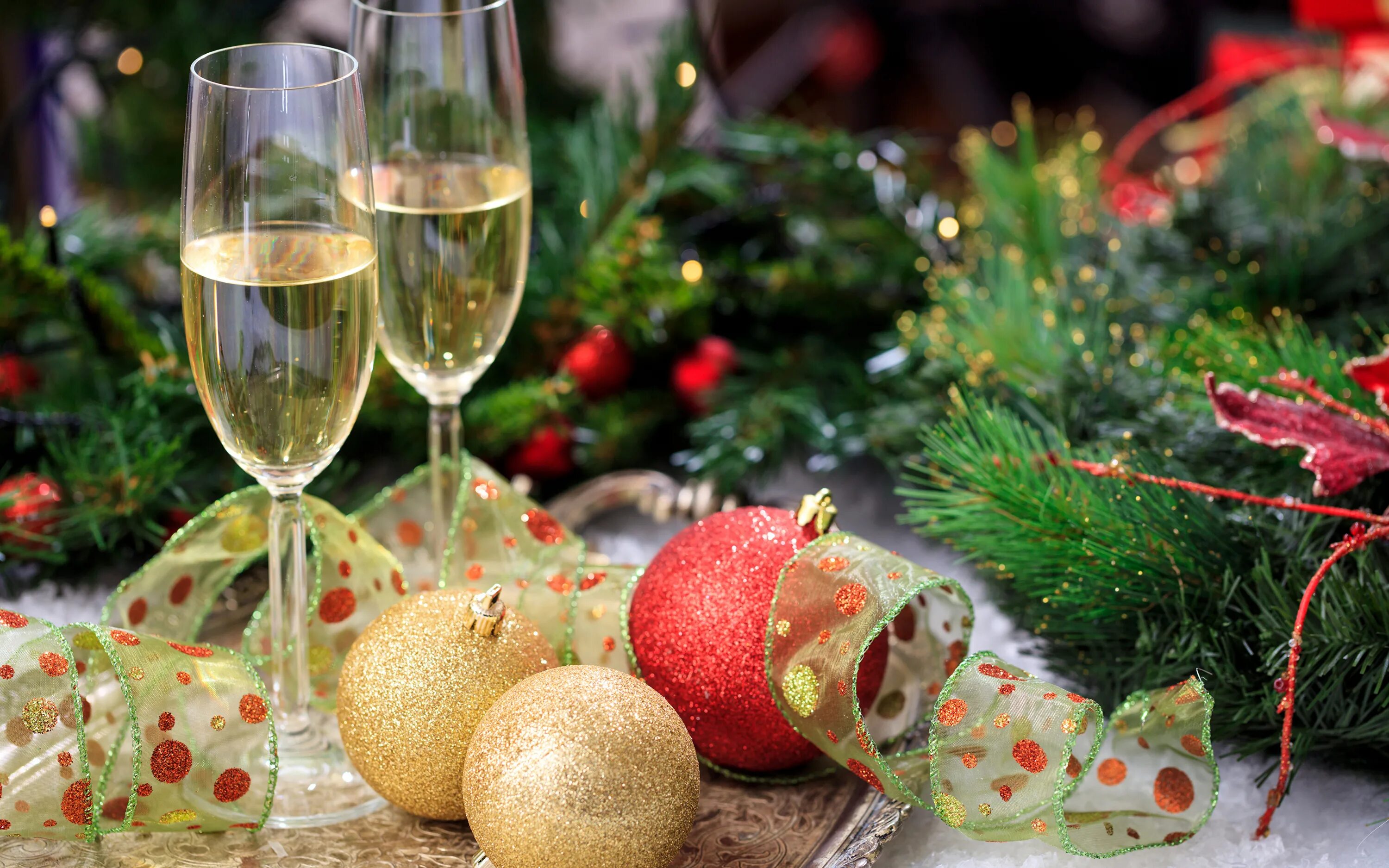 Тема праздника новый год. Новогодние обои. Рождественская елка. Тема праздника новый год. Новогодние картинки красивые.