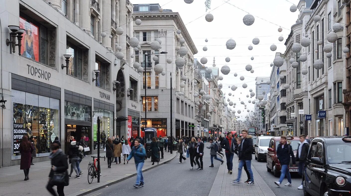 Улица Оксфорд стрит в Лондоне. Торговая улица Оксфорд стрит. Oxford Street в Лондоне. Фото улицы Оксфорд стрит в Лондоне. Oxford street shops