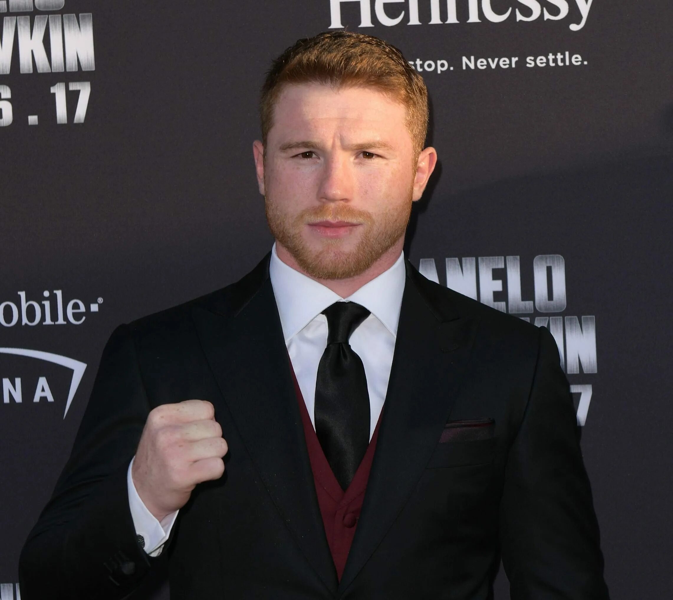 Алварес. Canelo. Канелло. Сауль альварес. Сауль альварес.