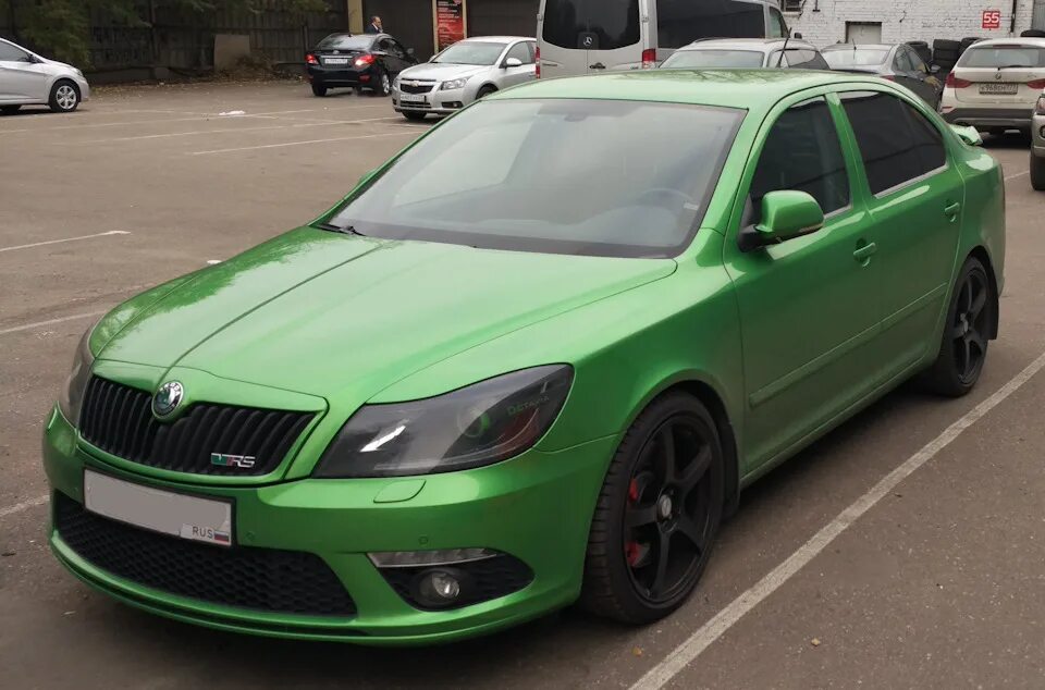 Авито купить шкоду октавию а5. Skoda a5 FL RS. Skoda Octavia a5 FL RS. Skoda Octavia a5 RS Green.