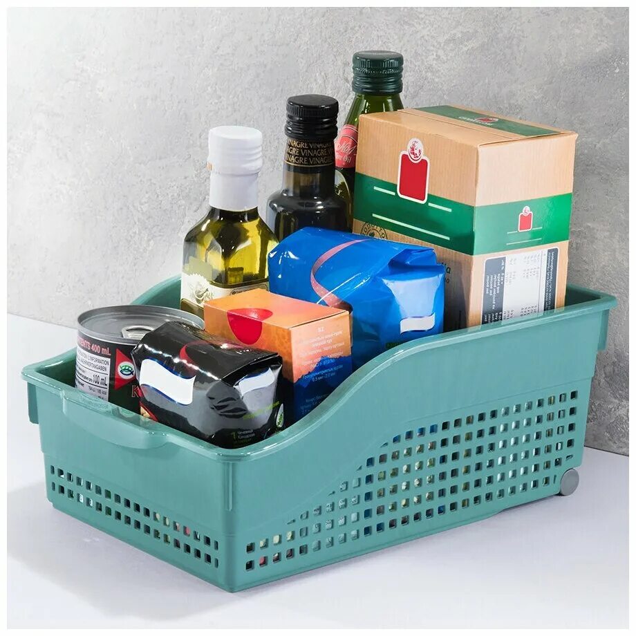 тазики для кухни. мало хозяйственный. ассортимент хозяйственного магазина. мало хозяйственный. магазин хозтоваров.