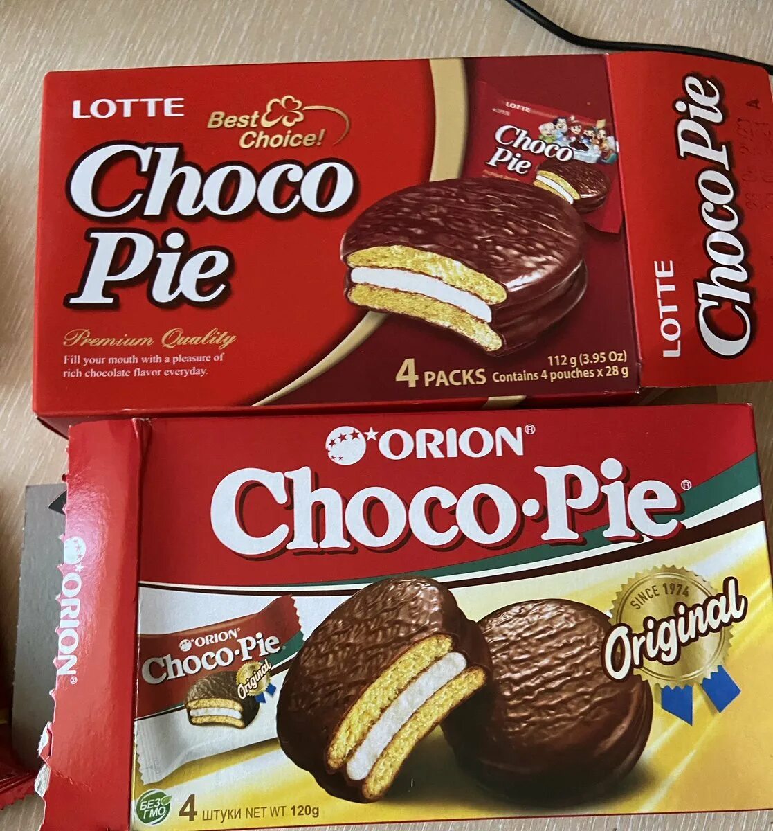 Лотте чоко. Чоко Пай Орион и Лотте. Chocopie от Orion и от Lotte. Орион фирма чокопай. Чоко Пай 2 фирмы.