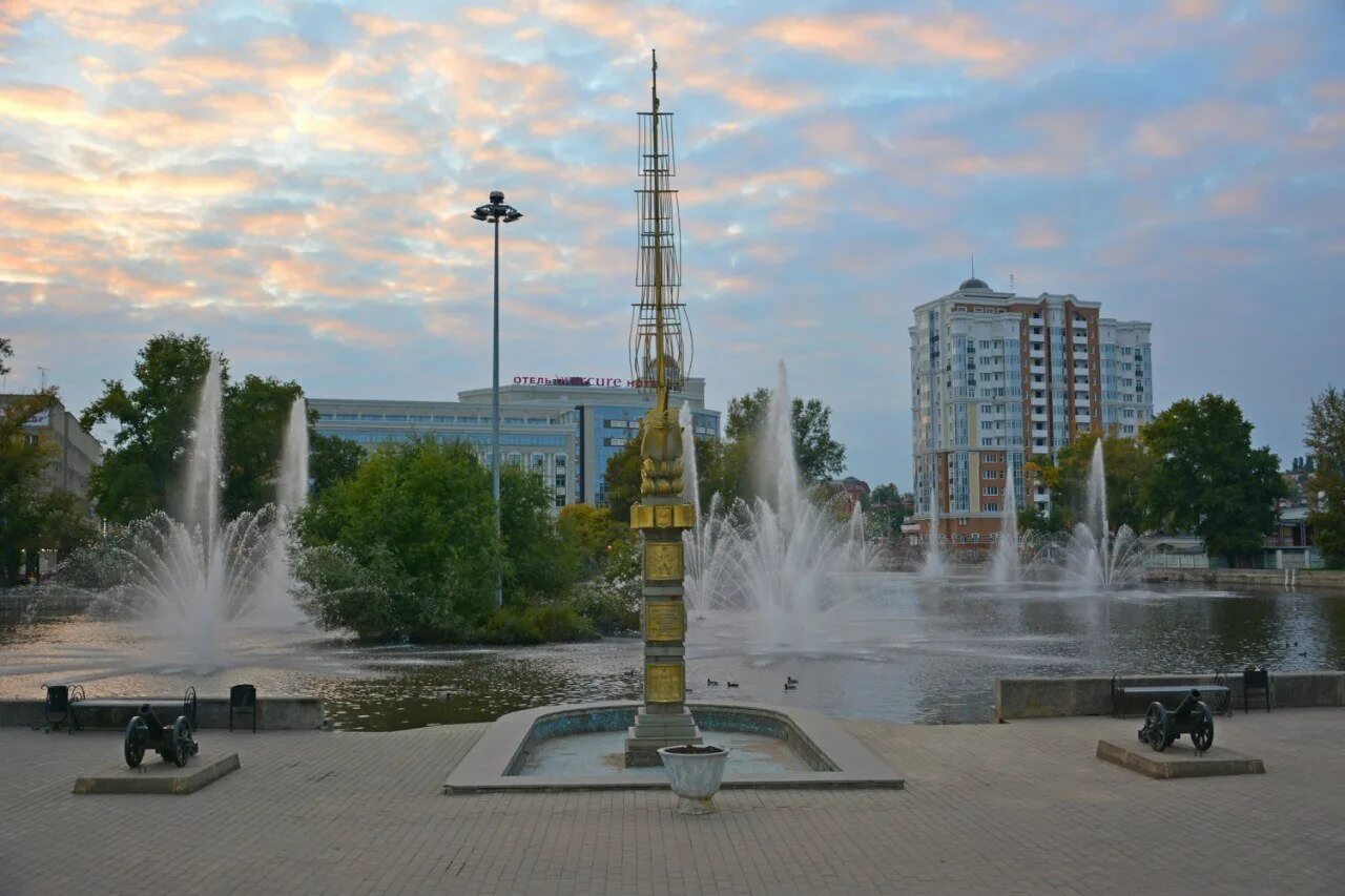 Липецк погулять. Город Липецк. Городской округ город Липецк достопримечательности. Комсомольский пруд Липецк. Соборная площадь Липецк.