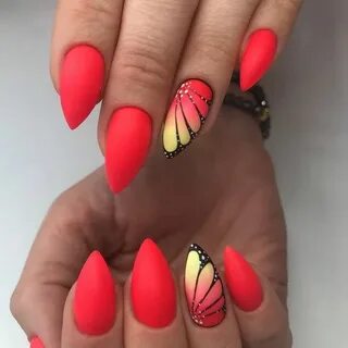 Яркий маникюр на лето миндаль