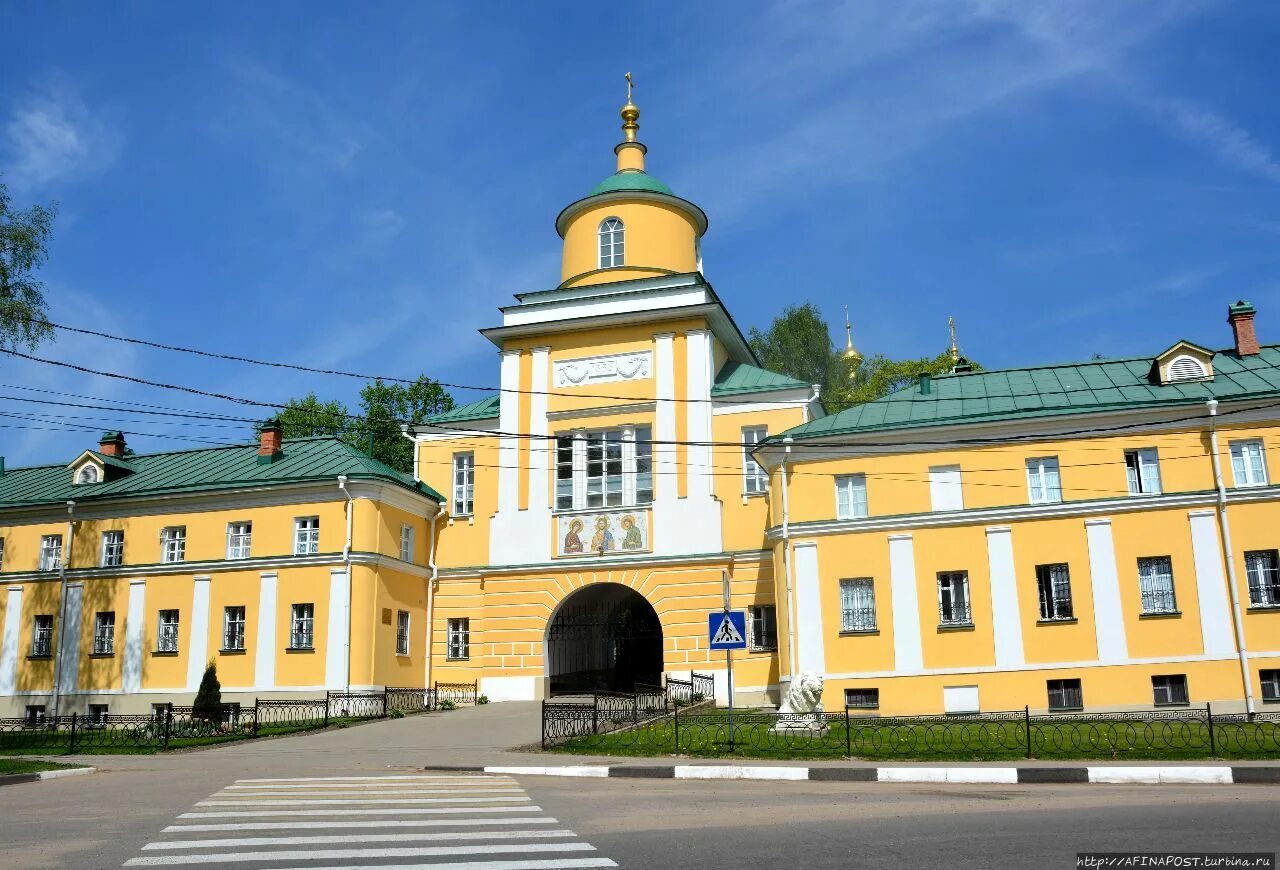 Покровский храм Хотьково. Покровский Хотьковский монастырь. Покровский монастырь Хотьково ворота. Покровский Хотьков ставропигиальный женский монастырь. Хотьковский монастырь сайт