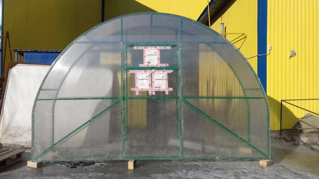 Теплица арочная 6 м. Теплица агроном люкс. Теплица 3х4 поликарбонат. Теплица ширина 6 м. Теплица шириной 6 метров.