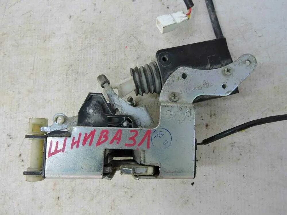 Механизм замка задней двери шевроле нива. Замок водительской двери нивы шевроле. Замок водительской двери нивы шевроле. Водительский замок шевроле нива. Замок водительской двери нива шевроле.
