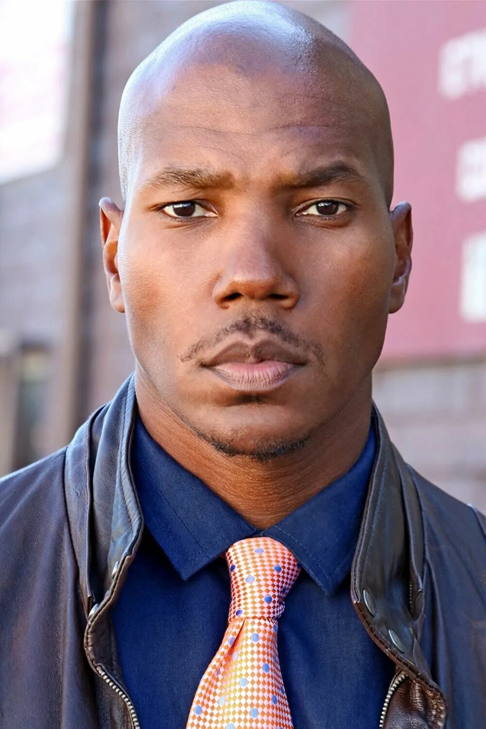 Isaac keys. Исаак кис. Энтони флеминг актер черный. Для чего нужен золотой ключ в айзеке. Исаак кис.