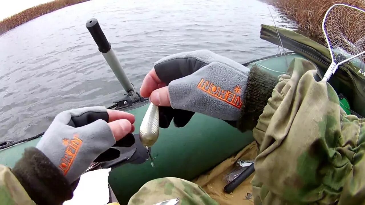 Ловить щуку на блесну видео. Щука на атом. атом блесна на щуку. рыбалка на русскую блесну атом. приманка атом.