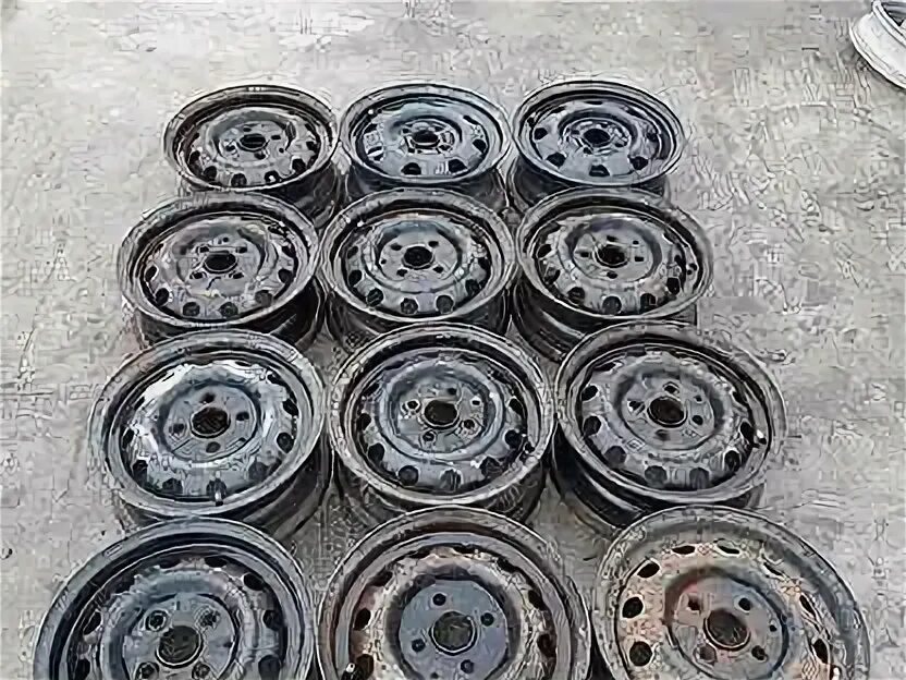 Диски на 13 на хендай. Диски штампованные r13 на акцент. Диск хендай акцент штамп оригинал. Штампованные диски на хендай акцент r13. Диск hyundai accent r13.