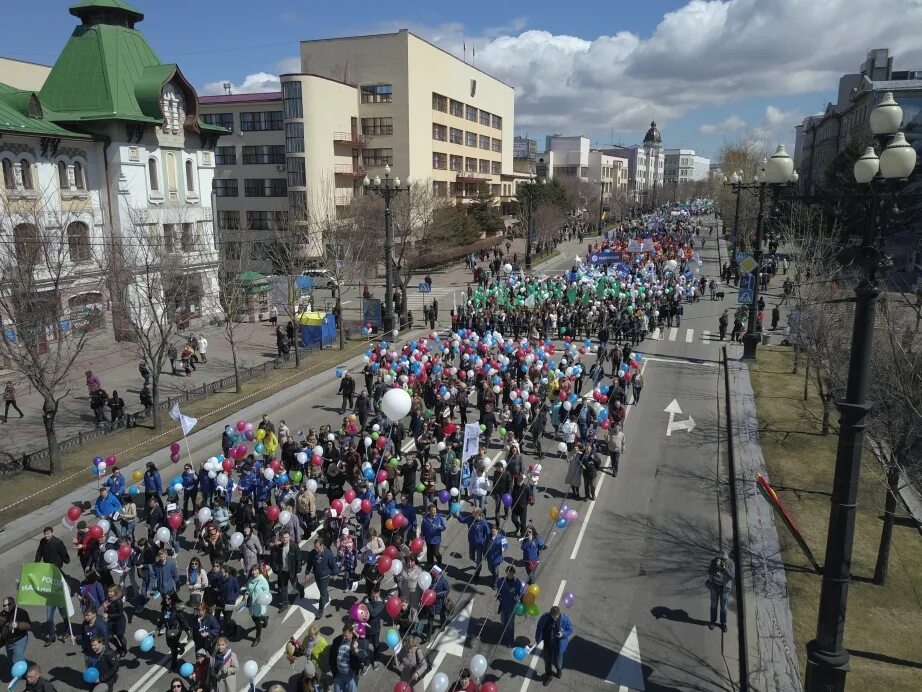 Хабаровск шествие 2022. Первомай в Хабаровске 2022. Шествие 1 мая Хабаровск. Праздник в городе.