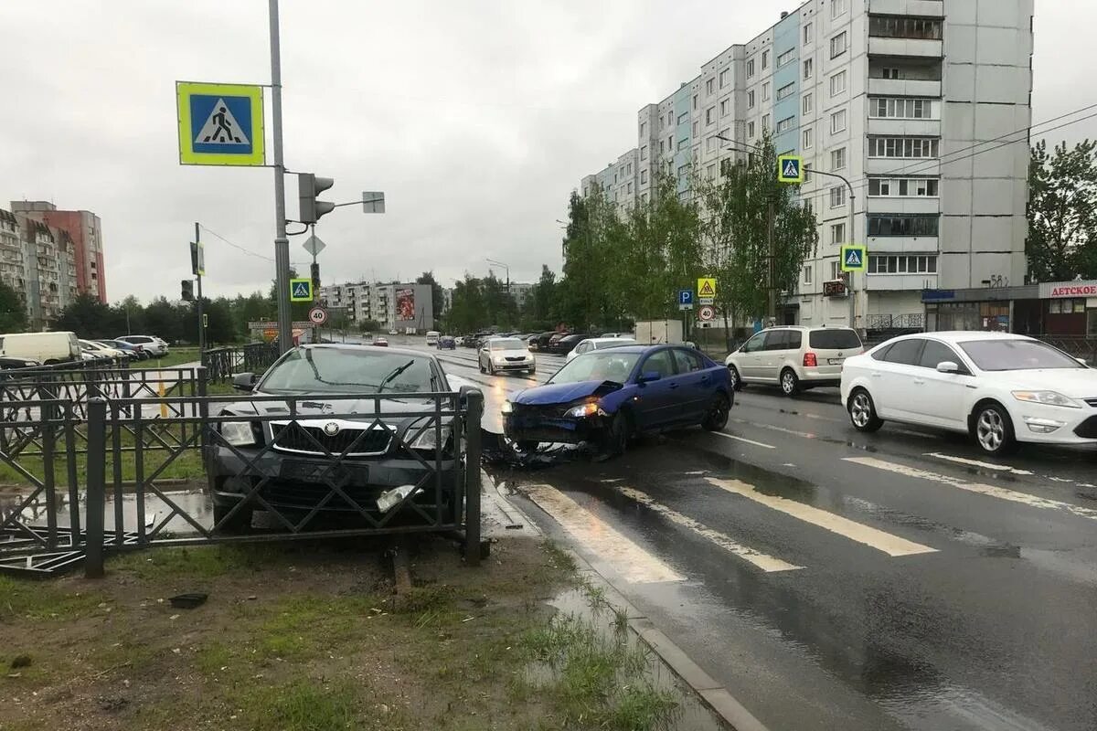 Дорожно транспортные происшествия сегодня в Пскове. ДПС Псков. ДТП В Пскове в 19 февраля 2022.