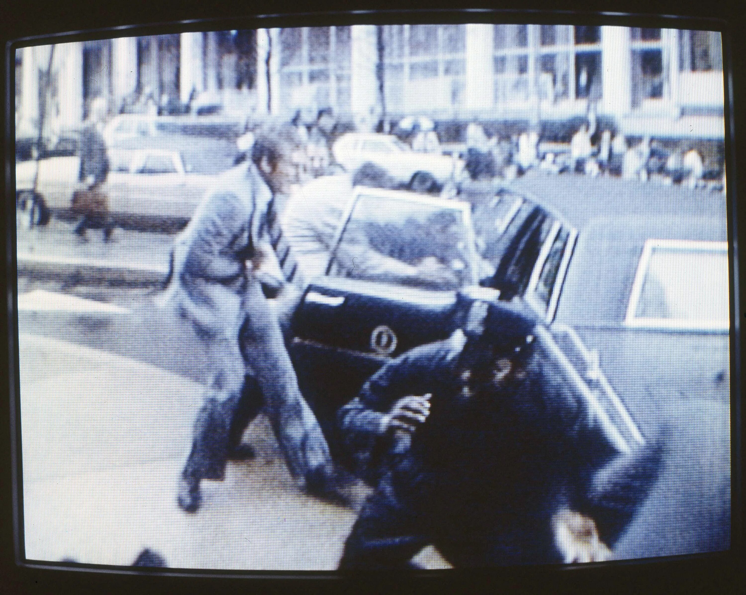 Фото покушения. Покушение на Бориса Березовского 1994. Рональд Рейган покушение.