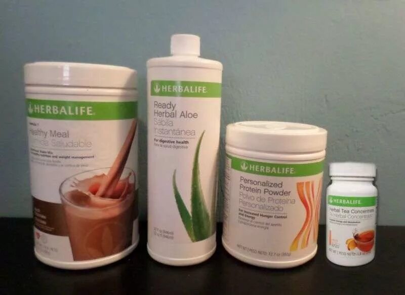 Сколько стоит гербалайф. Продукция Herbalife для похудения. Алоэ чай коктейль Гербалайф. Коктейль Гербалайф алоэ. Алоэ Гербалайф для похудения.