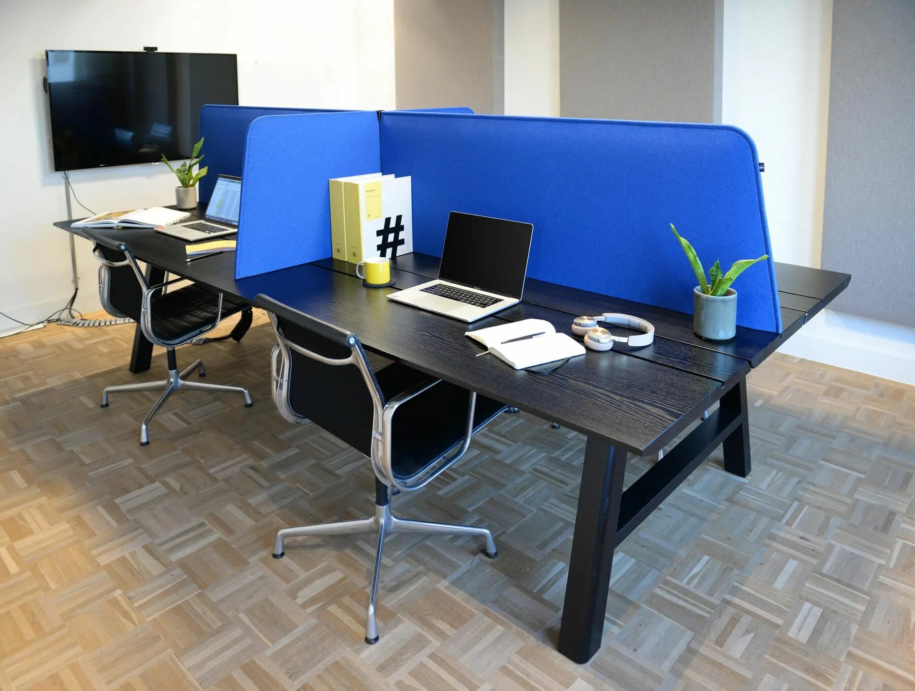 7 desk. 7 desk. Buzzispace. Компьютерный стол 2000 годов. Mascheroni.