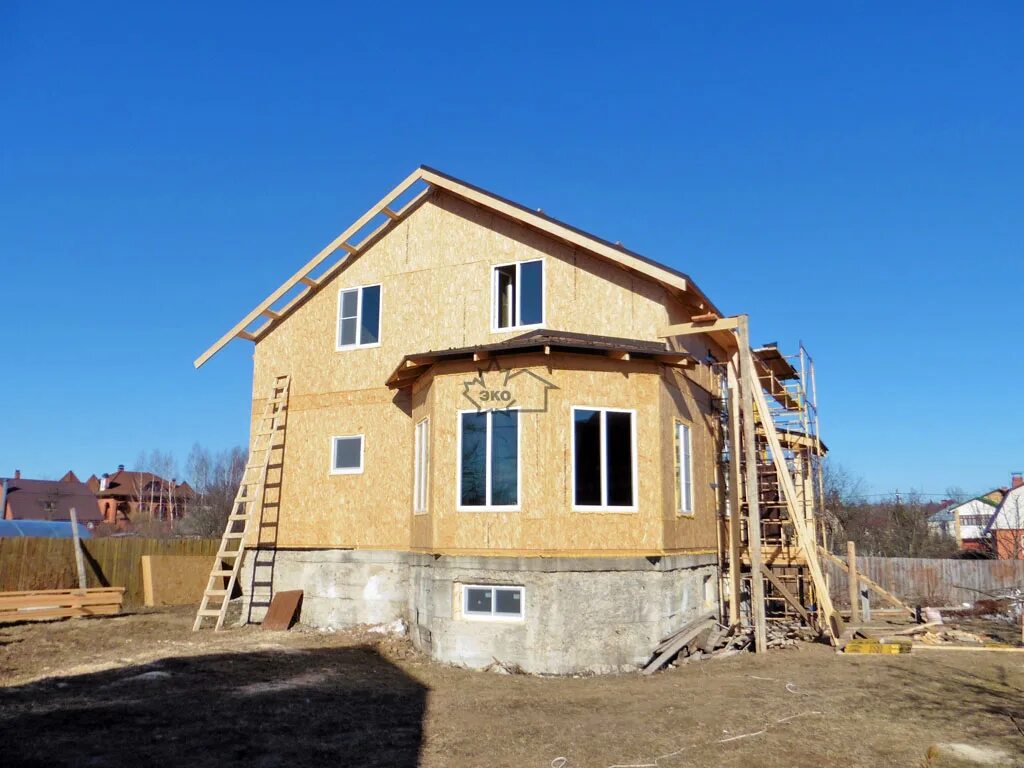 Надстройка мансардного этажа. Надстройка мансардного этажа. Мансарда из сип панелей. Мансарда 2 этаж из осп. Сип панели в южно сахалинске.