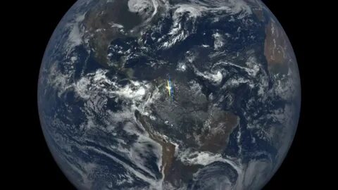 1 увидел нашу землю из космоса